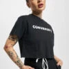 Converse Damen T-Shirt Puff Logo Cropped In Schwarz