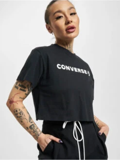 Converse Damen T-Shirt Puff Logo Cropped In Schwarz