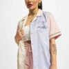 FUBU Damen Hemd Tribal Satin Resort Jersey In Rosa