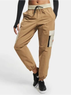 Nike Damen Cargohose W Nsw Woven In Braun
