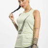 Nike Damen Tank Tops Icon Clash In Grün